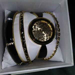 Cuff watch with 3 bracelets